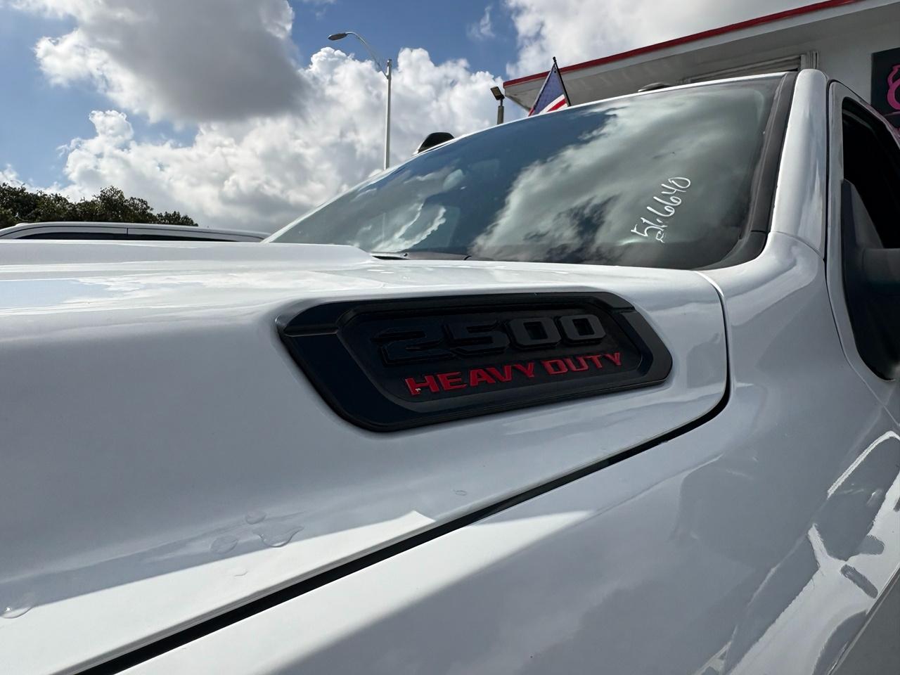 RAM 2500 Tradesman Crew Cab SWB 4WD 2023