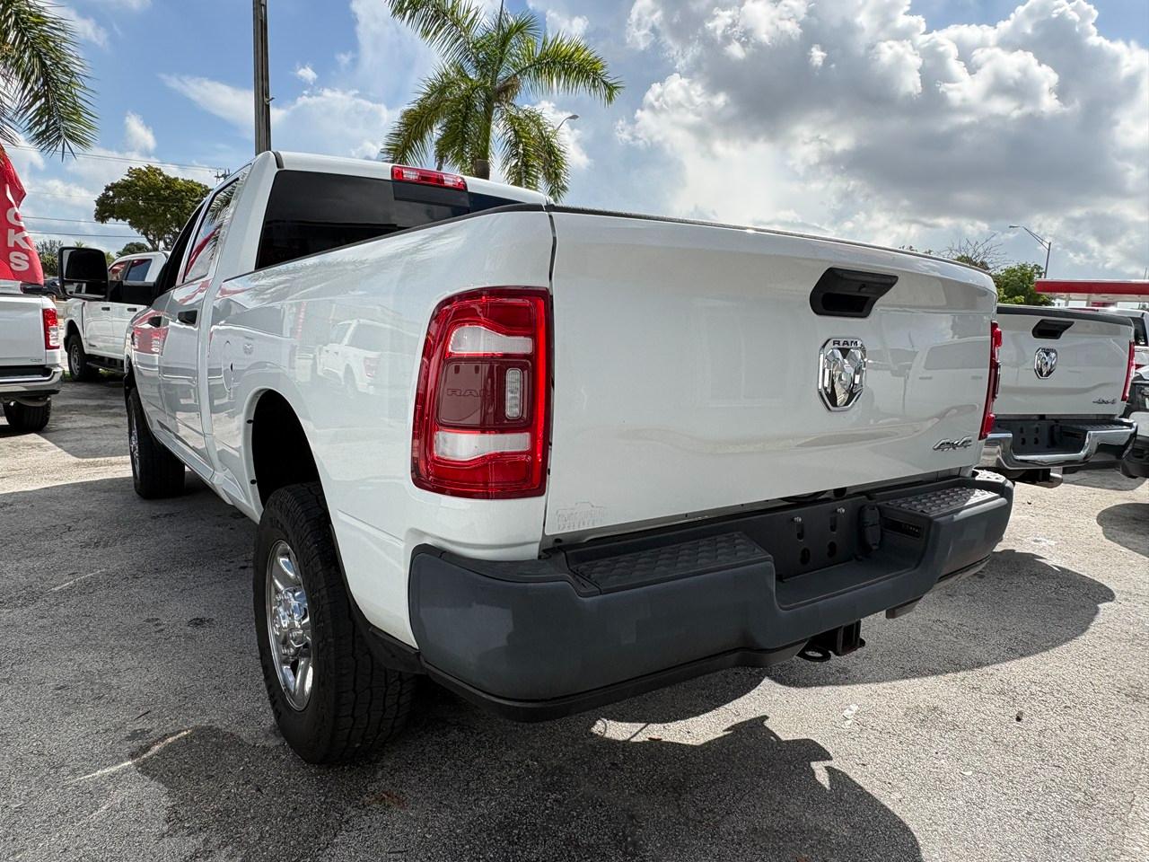 RAM 2500 Tradesman Crew Cab SWB 4WD 2023