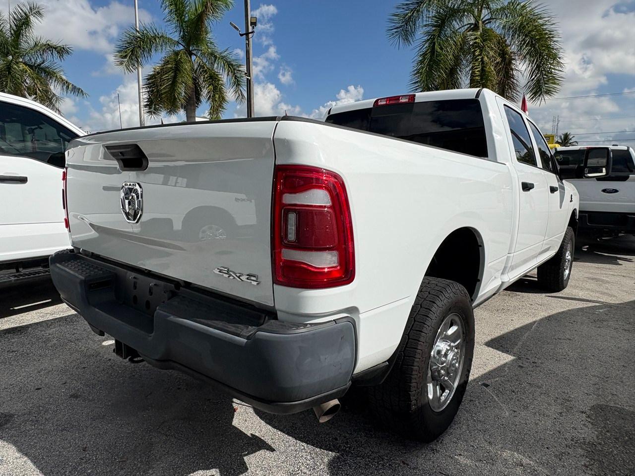 RAM 2500 Tradesman Crew Cab SWB 4WD 2023