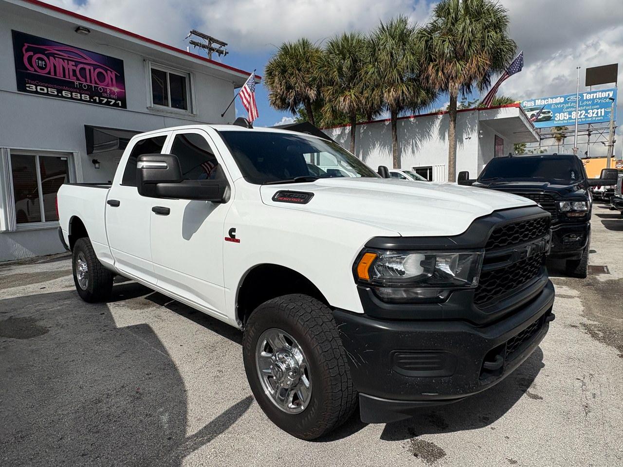 RAM 2500 Tradesman Crew Cab SWB 4WD 2023