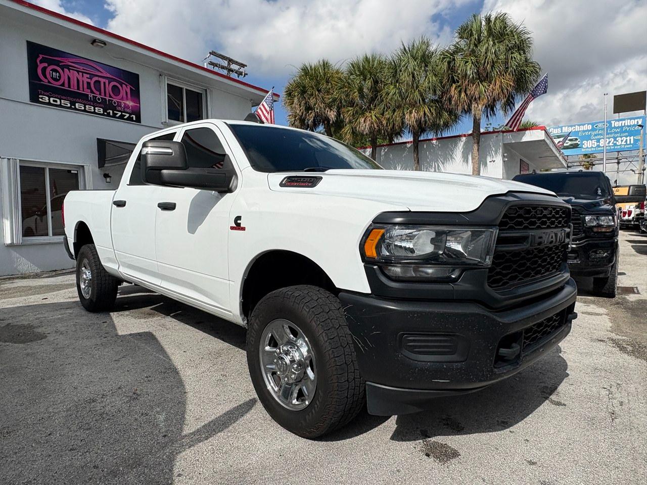 RAM 2500 Tradesman Crew Cab SWB 4WD 2023