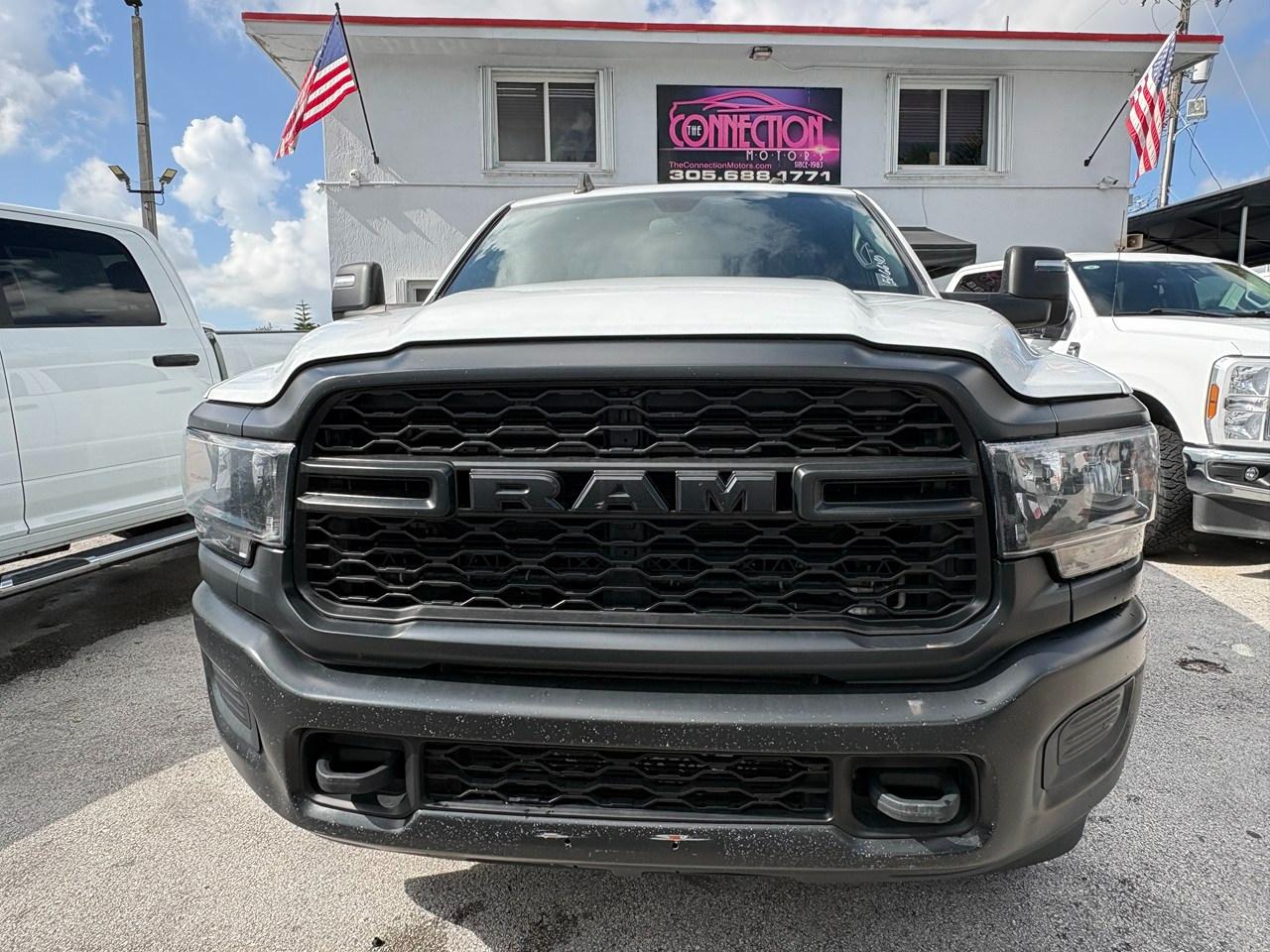 RAM 2500 Tradesman Crew Cab SWB 4WD 2023