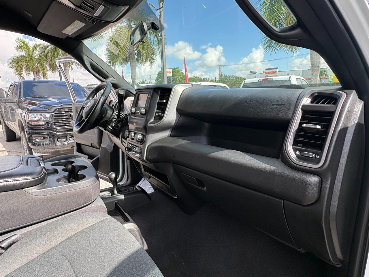 RAM 2500 Tradesman Crew Cab SWB 4WD 2023