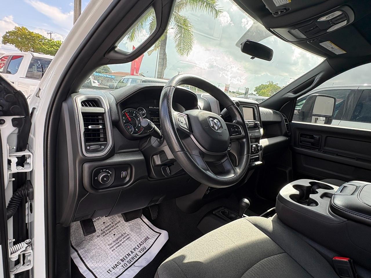 RAM 2500 Tradesman Crew Cab SWB 4WD 2023