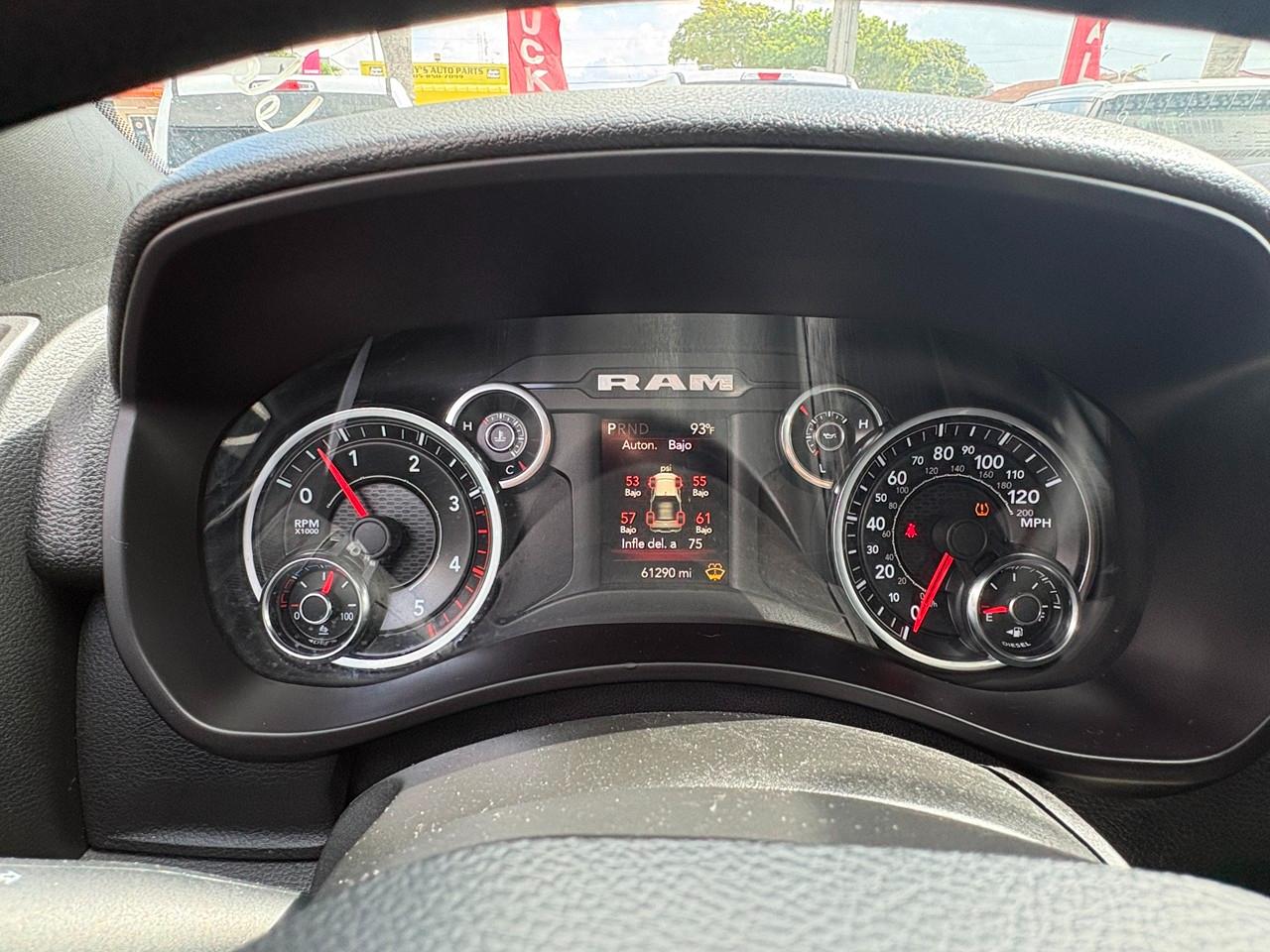 RAM 2500 Tradesman Crew Cab SWB 4WD 2023