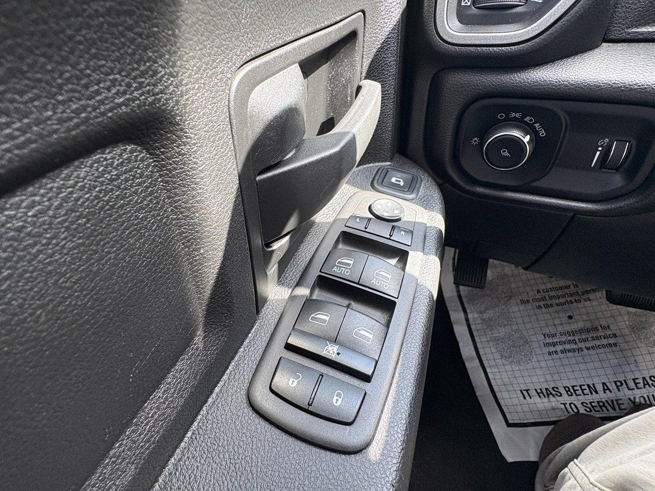 RAM 2500 Tradesman Crew Cab SWB 4WD 2023