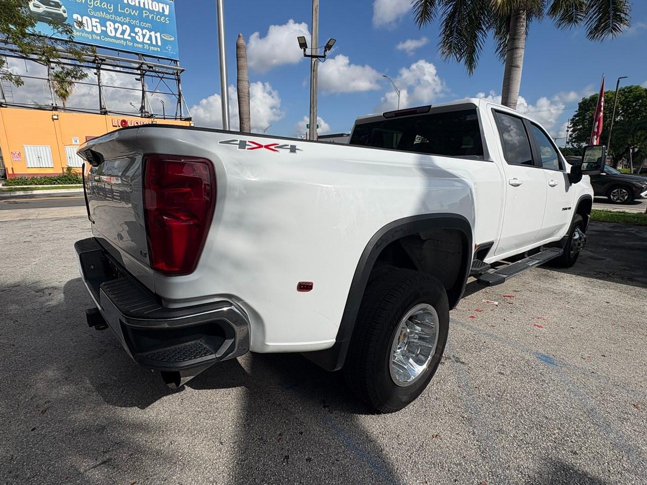 Chevrolet Silverado 3500HD LT Crew Cab 4WD 2024