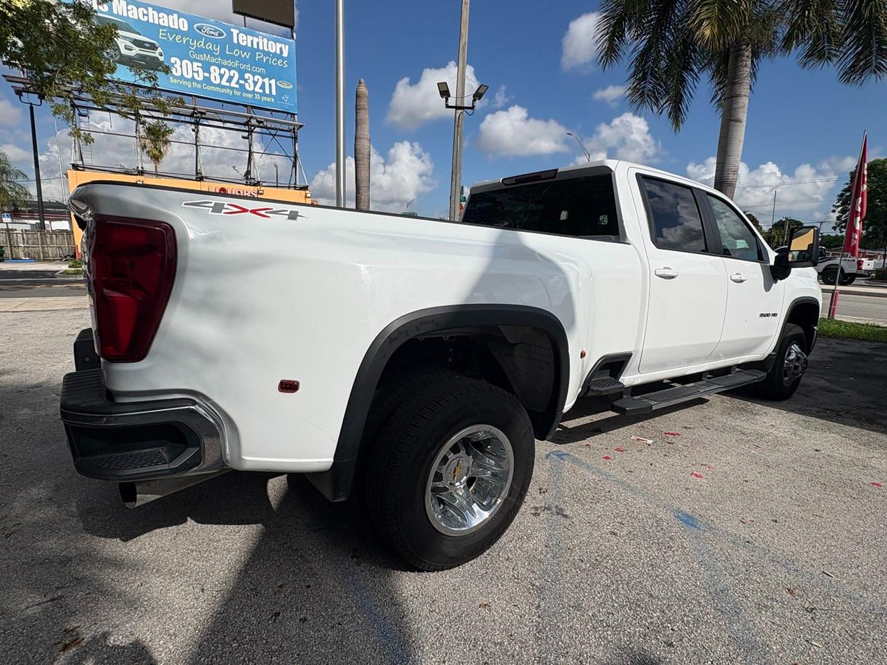 Chevrolet Silverado 3500HD LT Crew Cab 4WD 2024