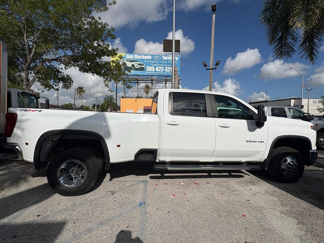 Chevrolet Silverado 3500HD LT Crew Cab 4WD 2024