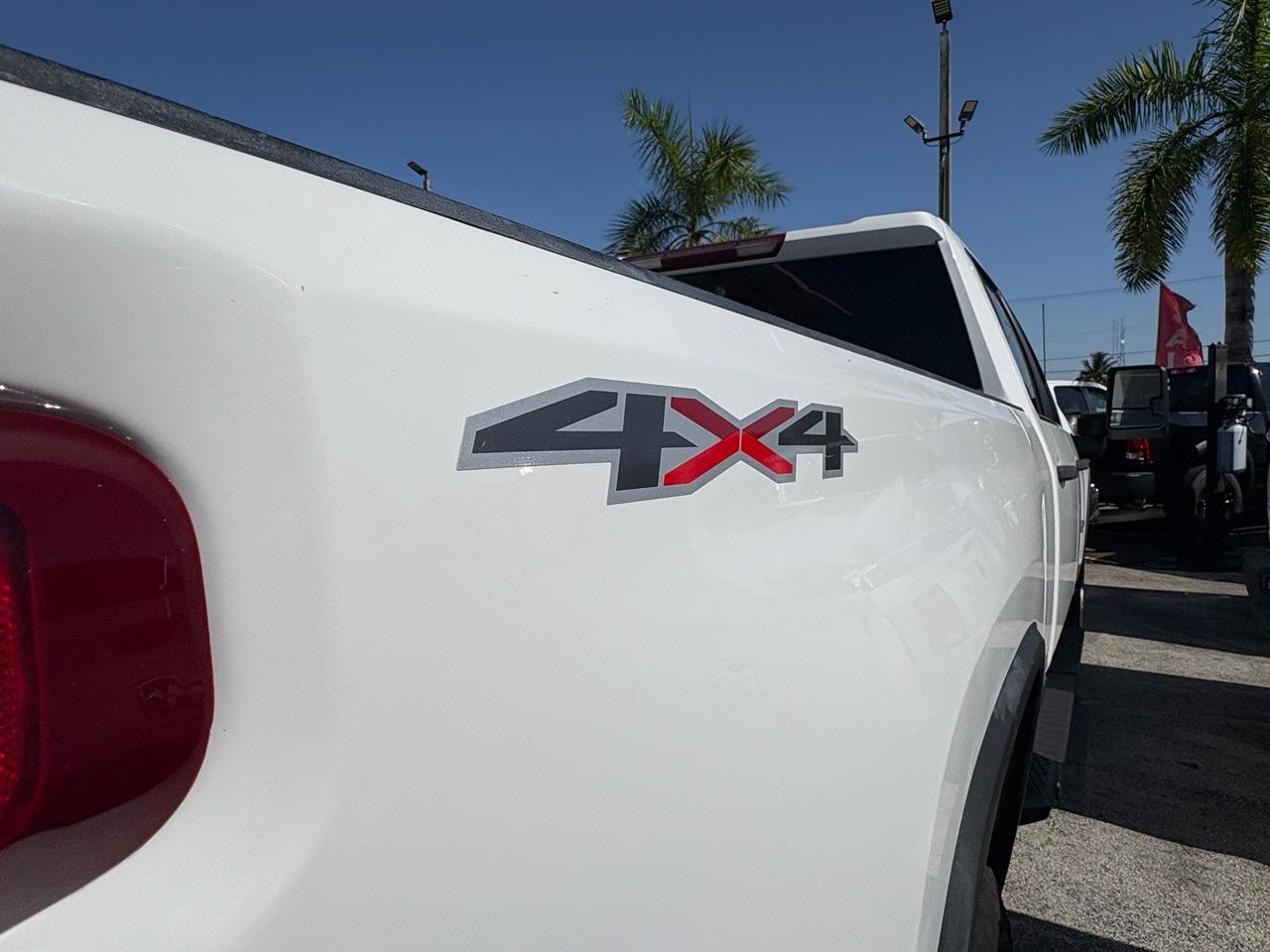 Chevrolet Silverado 2500HD Work Truck Crew Cab Short Box 4WD 2022