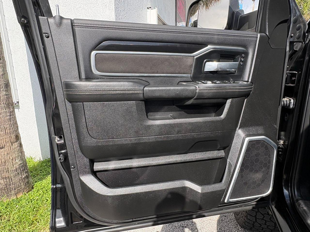 RAM 2500 Laramie Crew Cab SWB 4WD 2021
