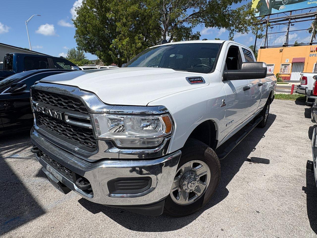 RAM 3500 Tradesman Crew Cab 4WD 2022