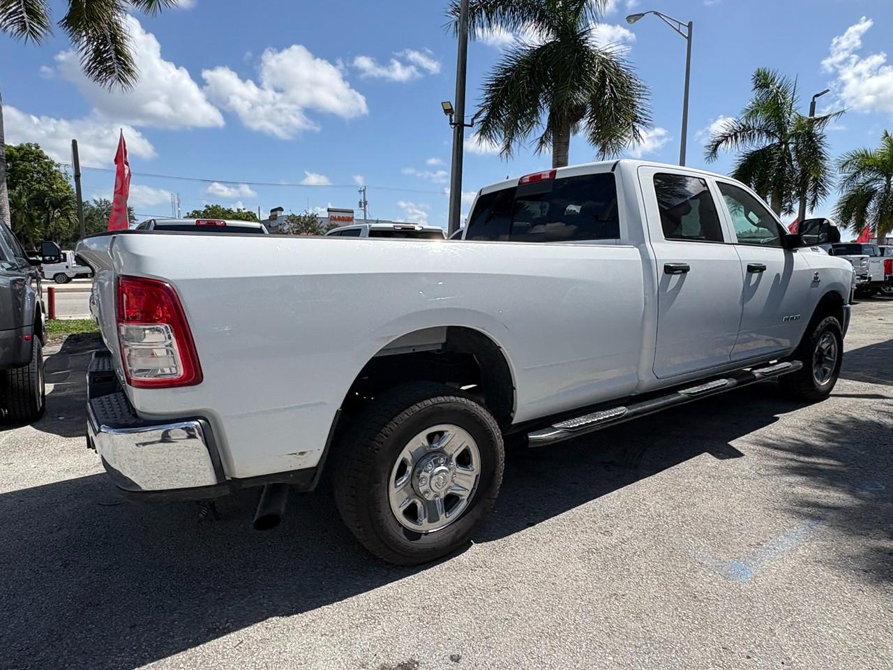 RAM 3500 Tradesman Crew Cab 4WD 2022