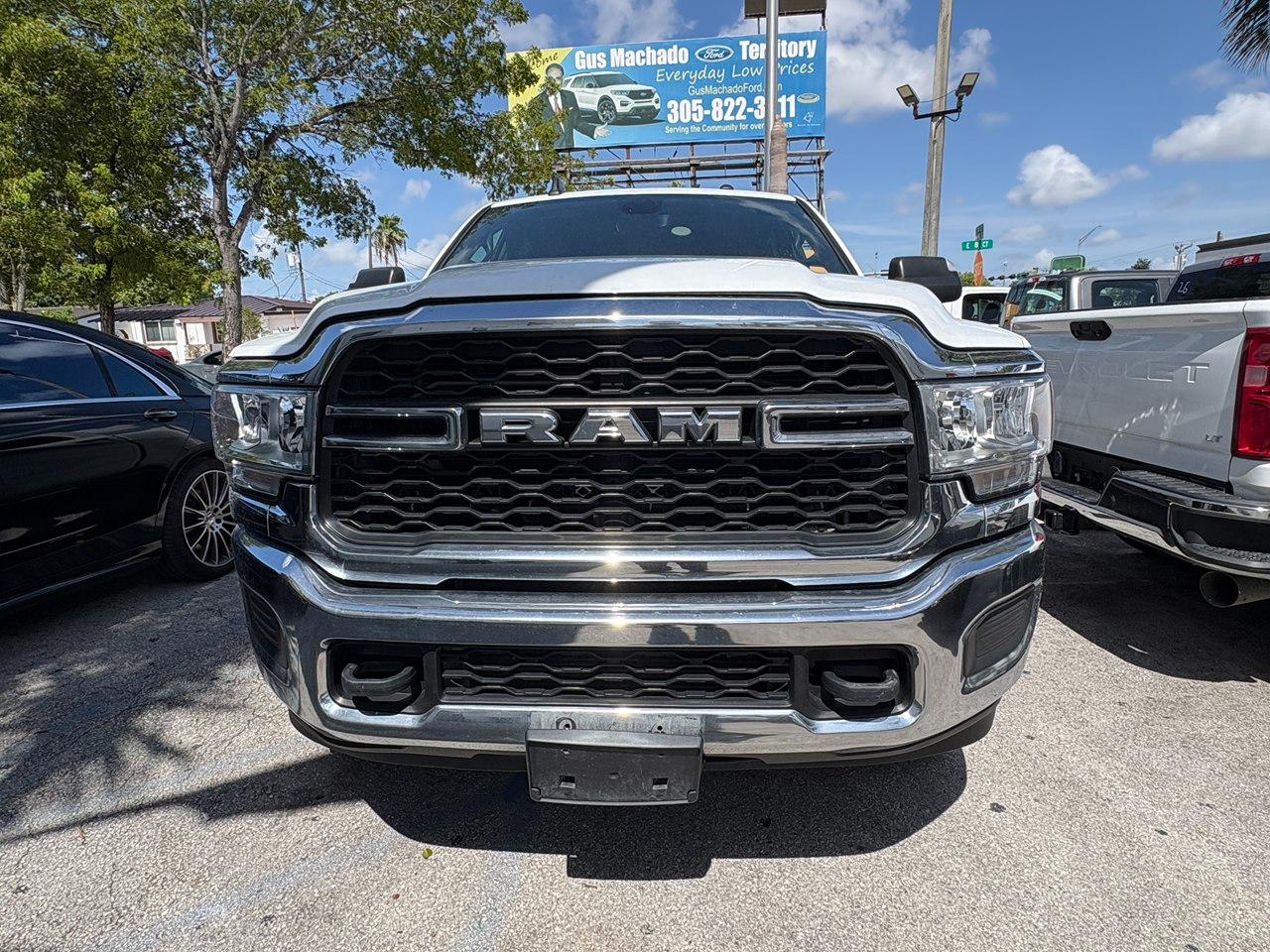 RAM 3500 Tradesman Crew Cab 4WD 2022