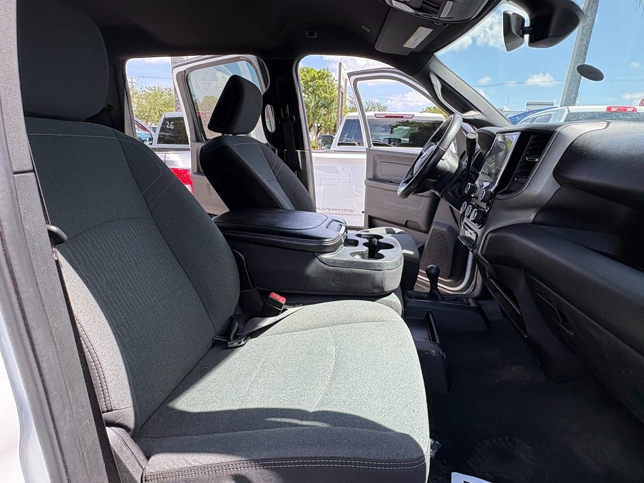 RAM 3500 Tradesman Crew Cab 4WD 2022