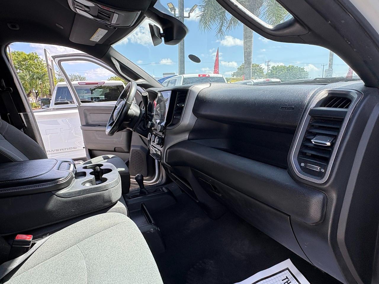 RAM 3500 Tradesman Crew Cab 4WD 2022