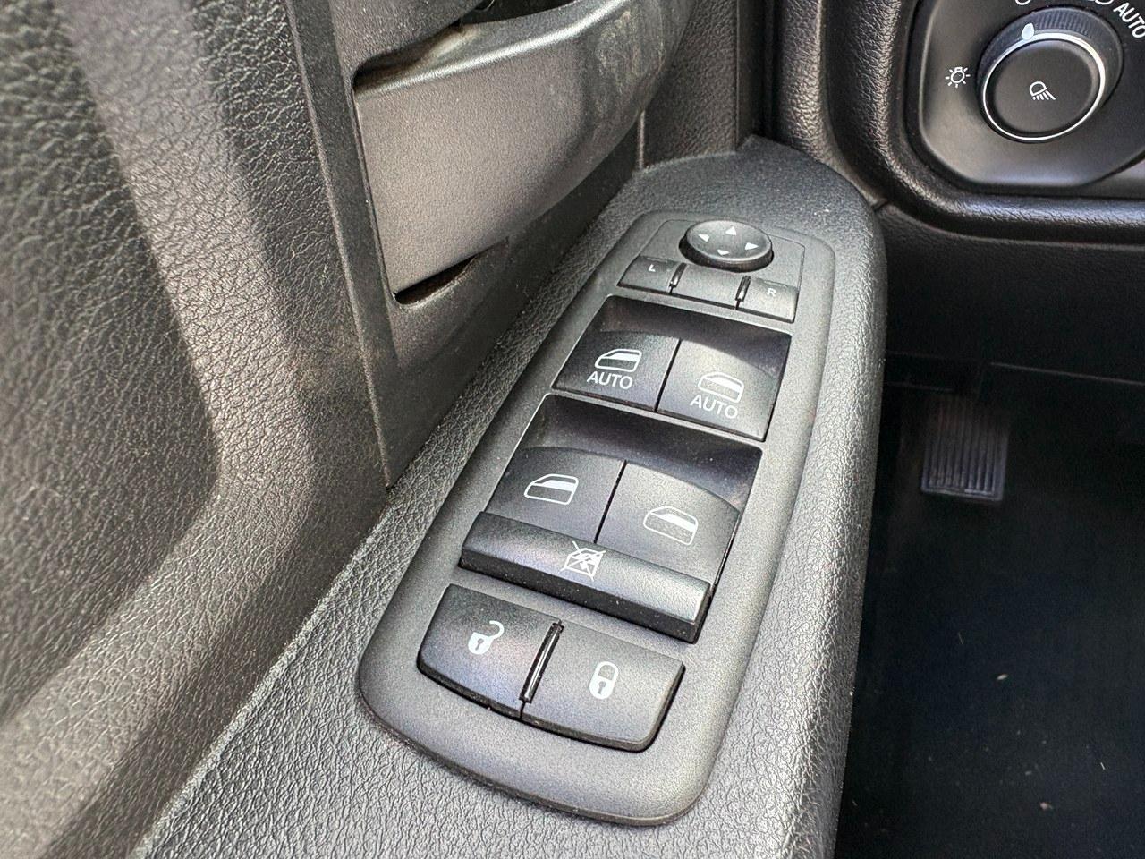 RAM 3500 Tradesman Crew Cab 4WD 2022