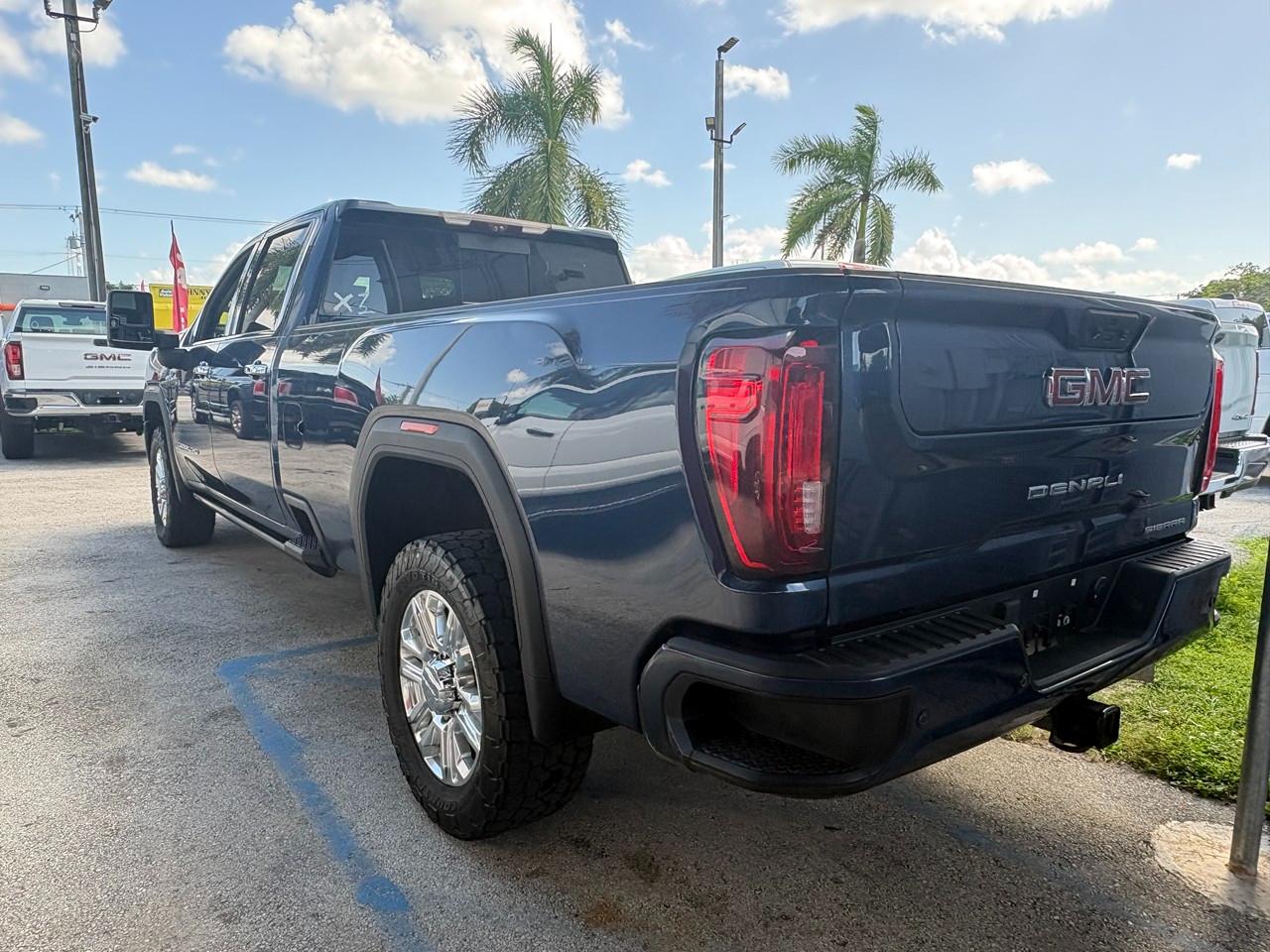 GMC Sierra 2500HD Denali Crew Cab 4WD 2021