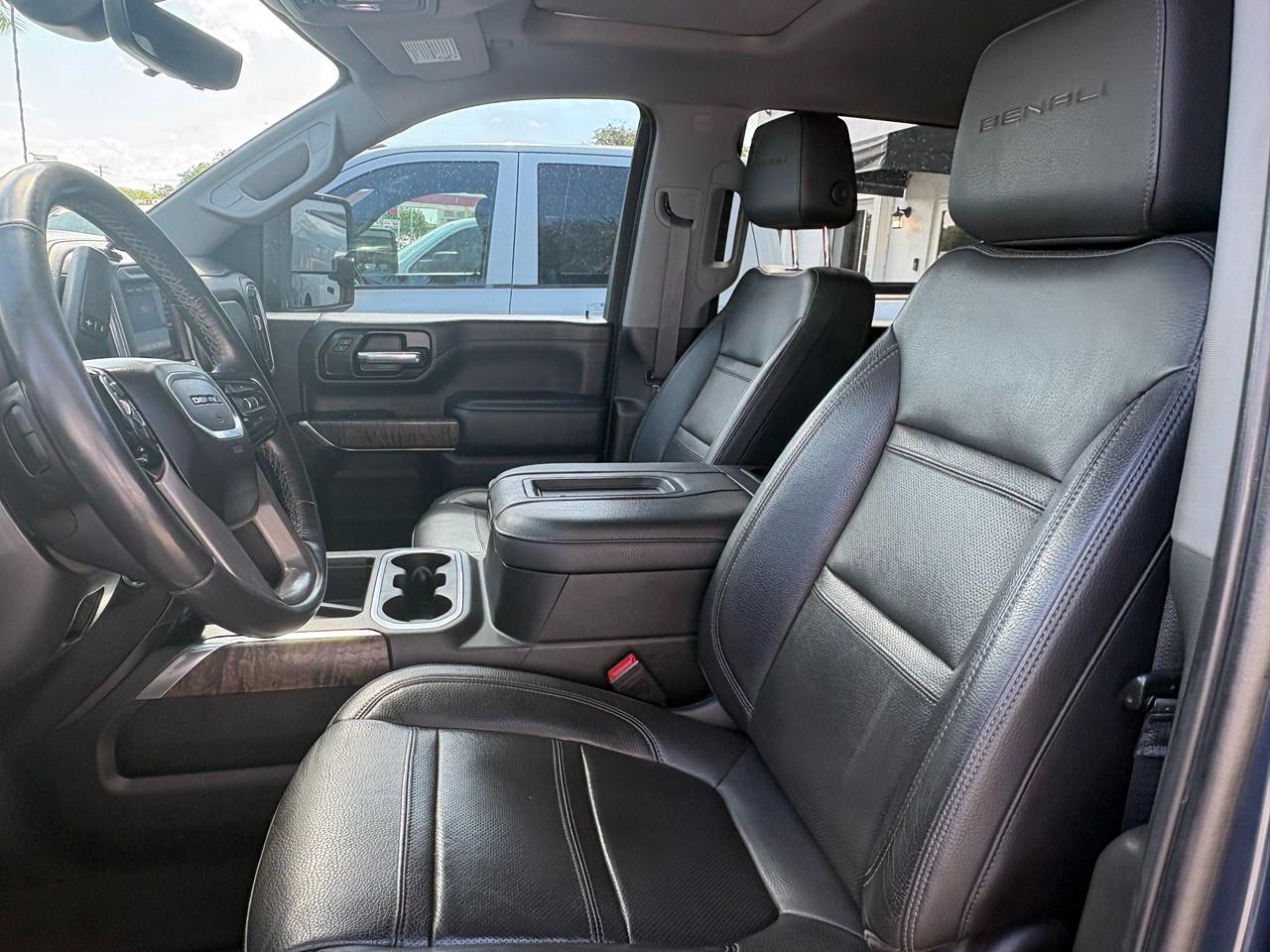 GMC Sierra 2500HD Denali Crew Cab 4WD 2021