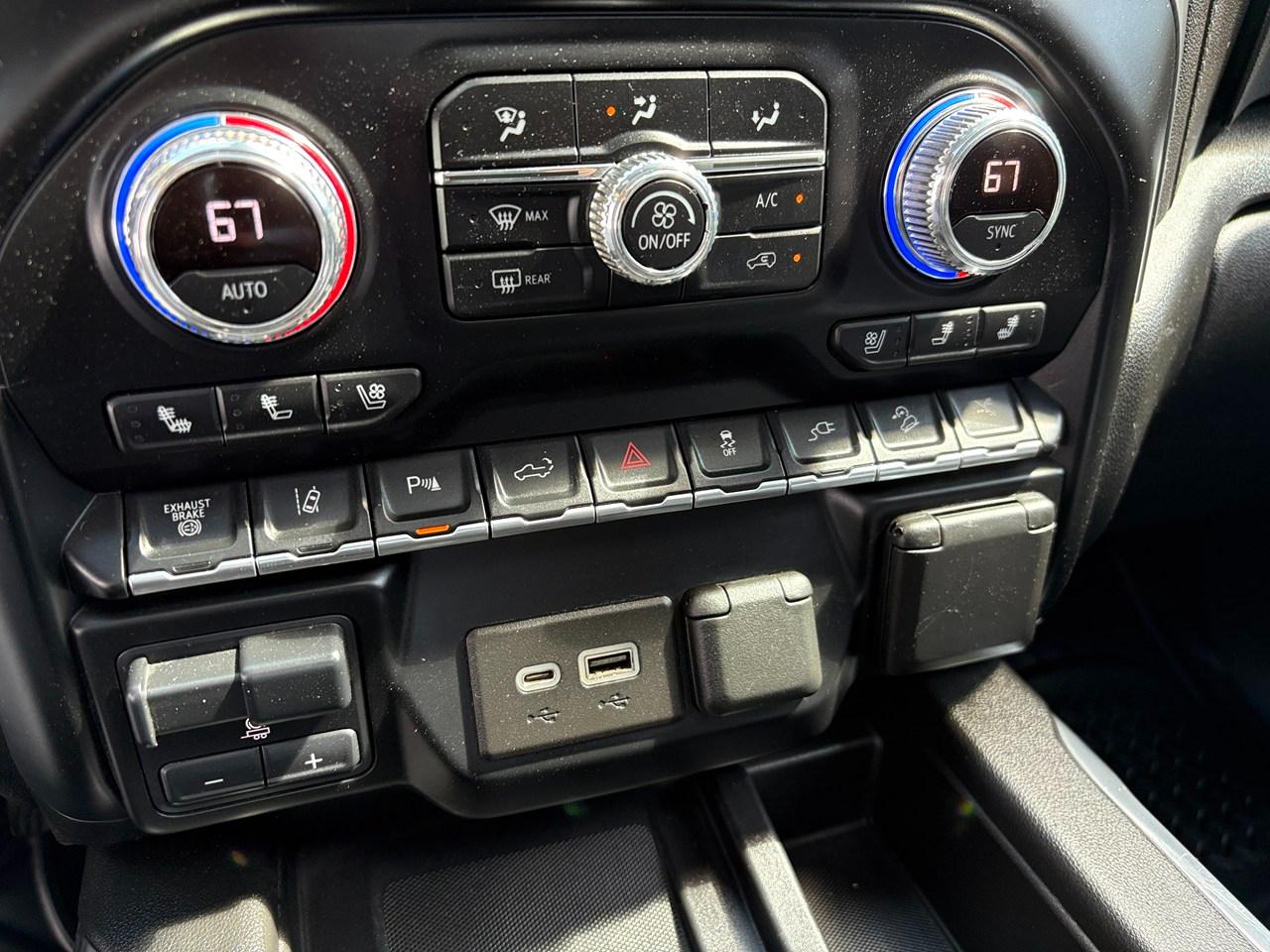 GMC Sierra 2500HD Denali Crew Cab 4WD 2021