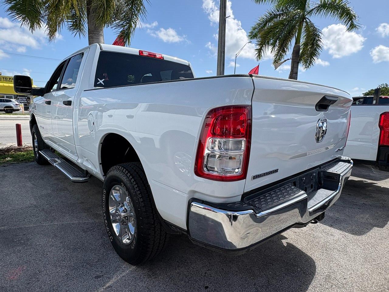 RAM 2500 Tradesman Crew Cab SWB 4WD 2024