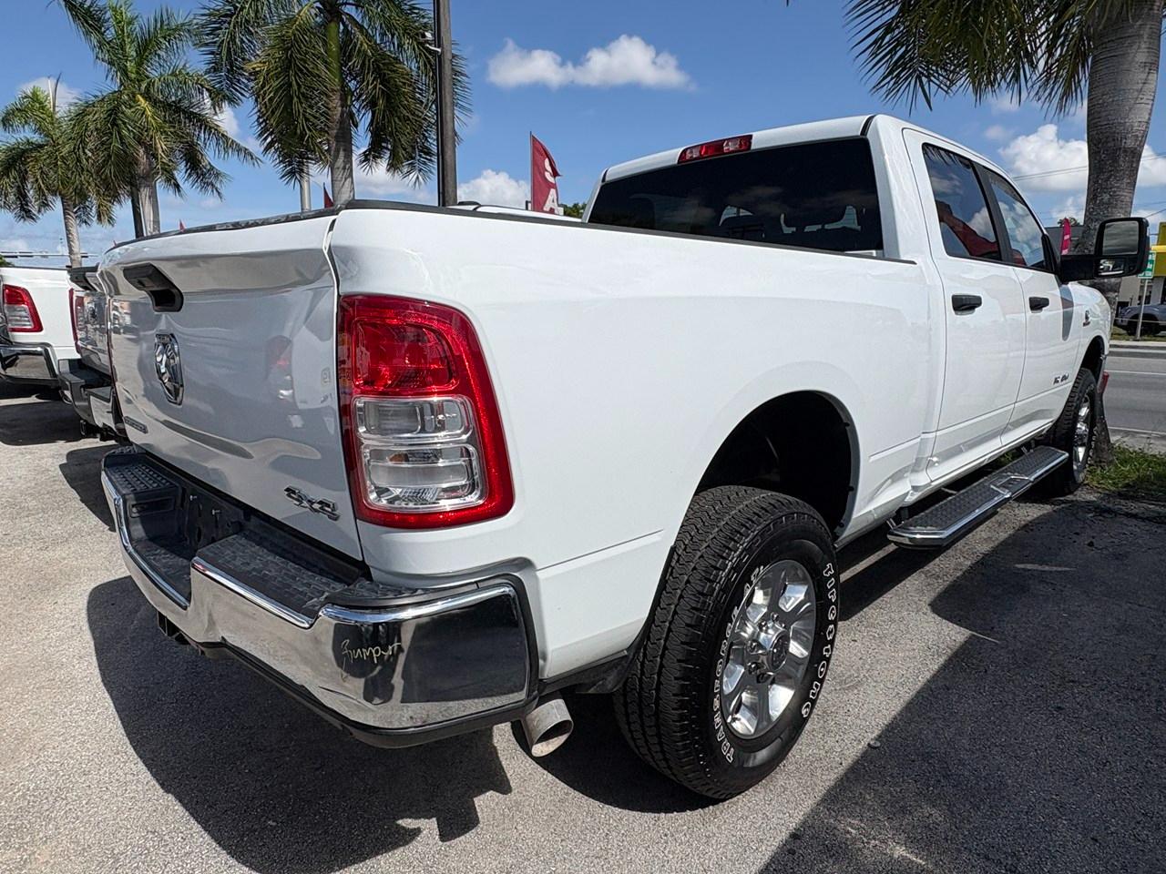 RAM 2500 Tradesman Crew Cab SWB 4WD 2024