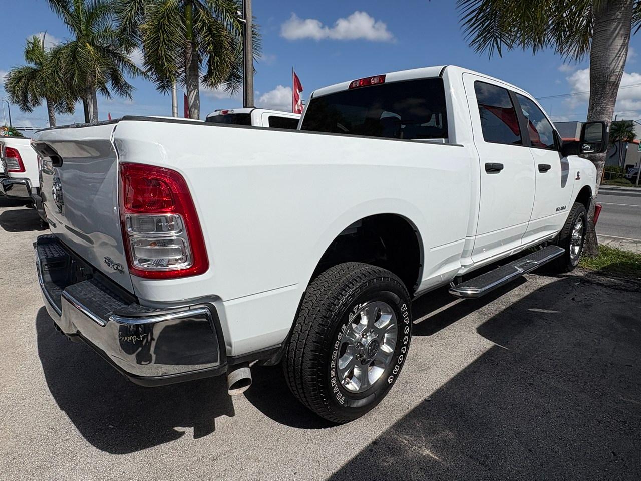 RAM 2500 Tradesman Crew Cab SWB 4WD 2024