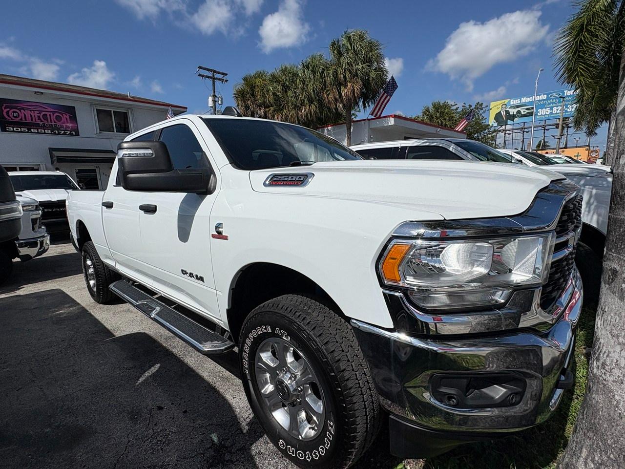 RAM 2500 Tradesman Crew Cab SWB 4WD 2024