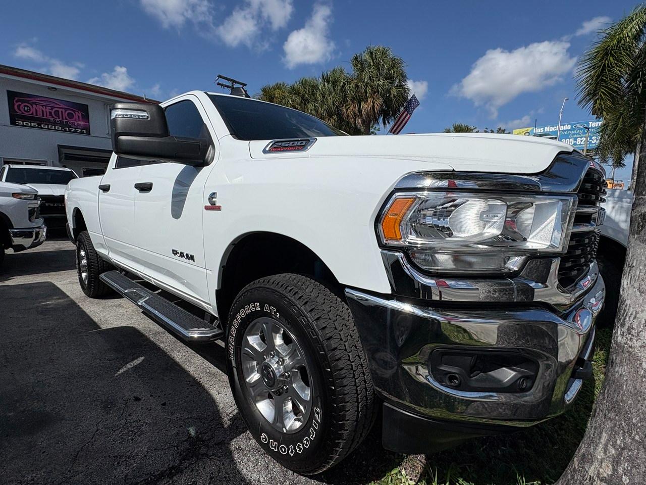 RAM 2500 Tradesman Crew Cab SWB 4WD 2024