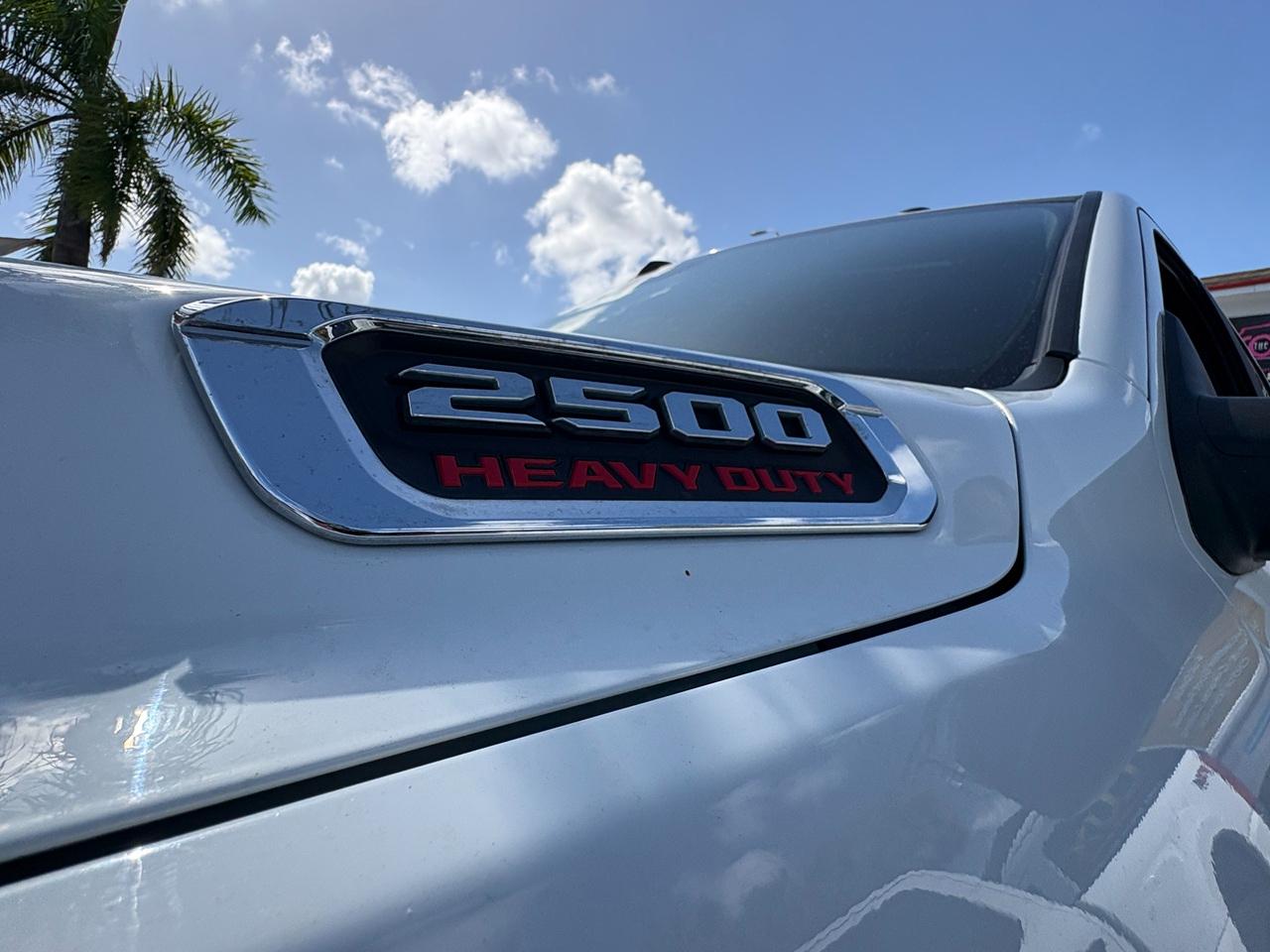 RAM 2500 Tradesman Crew Cab SWB 4WD 2024