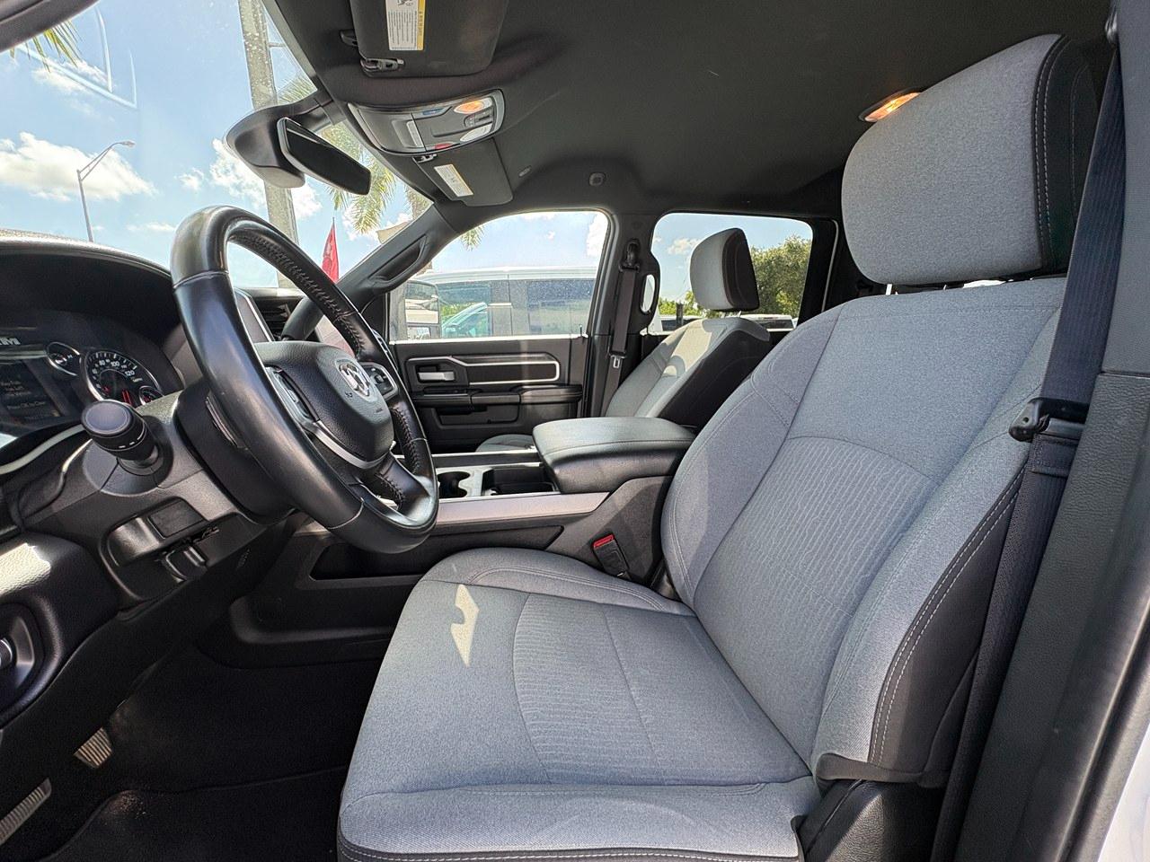 RAM 2500 Tradesman Crew Cab SWB 4WD 2024