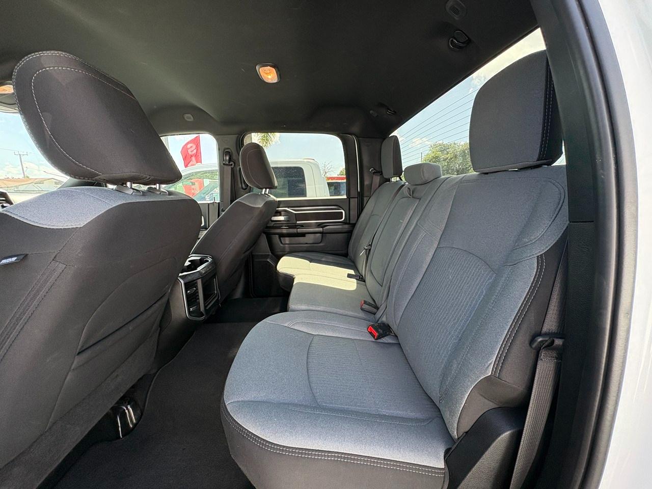 RAM 2500 Tradesman Crew Cab SWB 4WD 2024