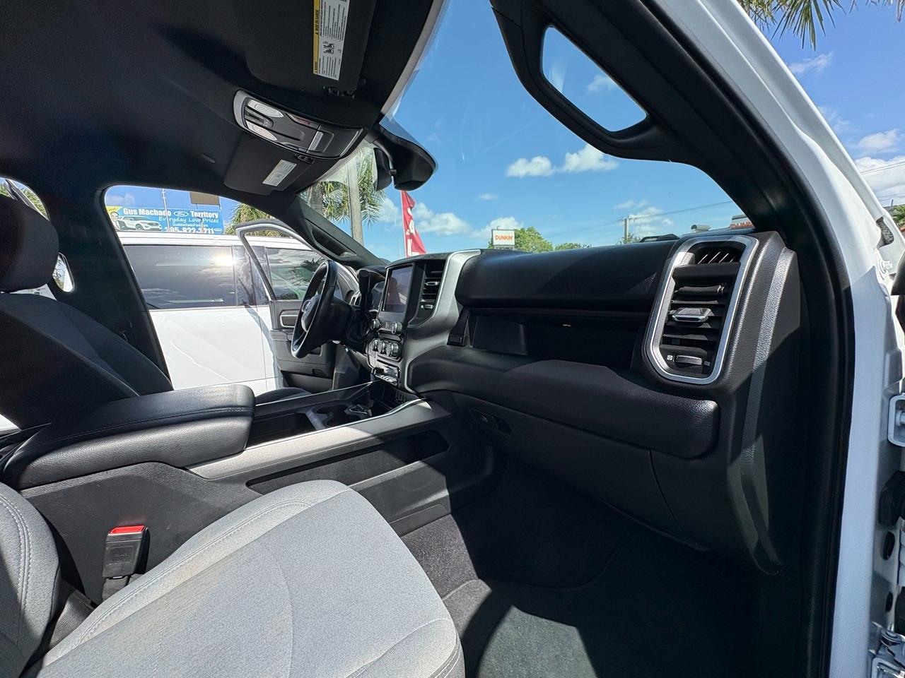 RAM 2500 Tradesman Crew Cab SWB 4WD 2024