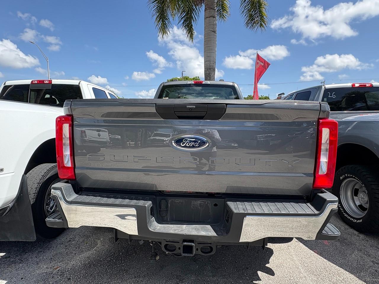 Ford F-350 SD King Ranch Crew Cab Long Bed DRW 4WD 2024