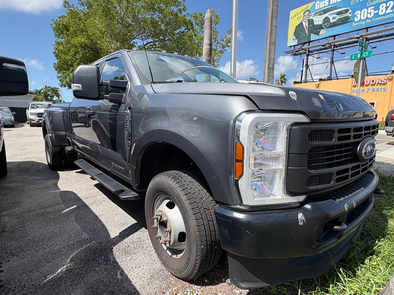 Ford F-350 SD King Ranch Crew Cab Long Bed DRW 4WD 2024