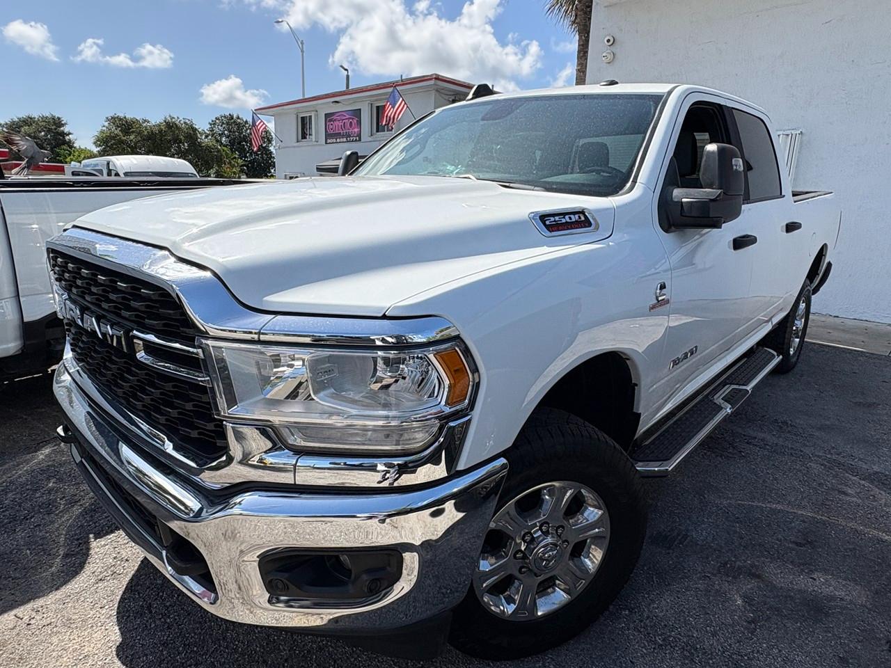 RAM 2500 Tradesman Crew Cab SWB 4WD 2024