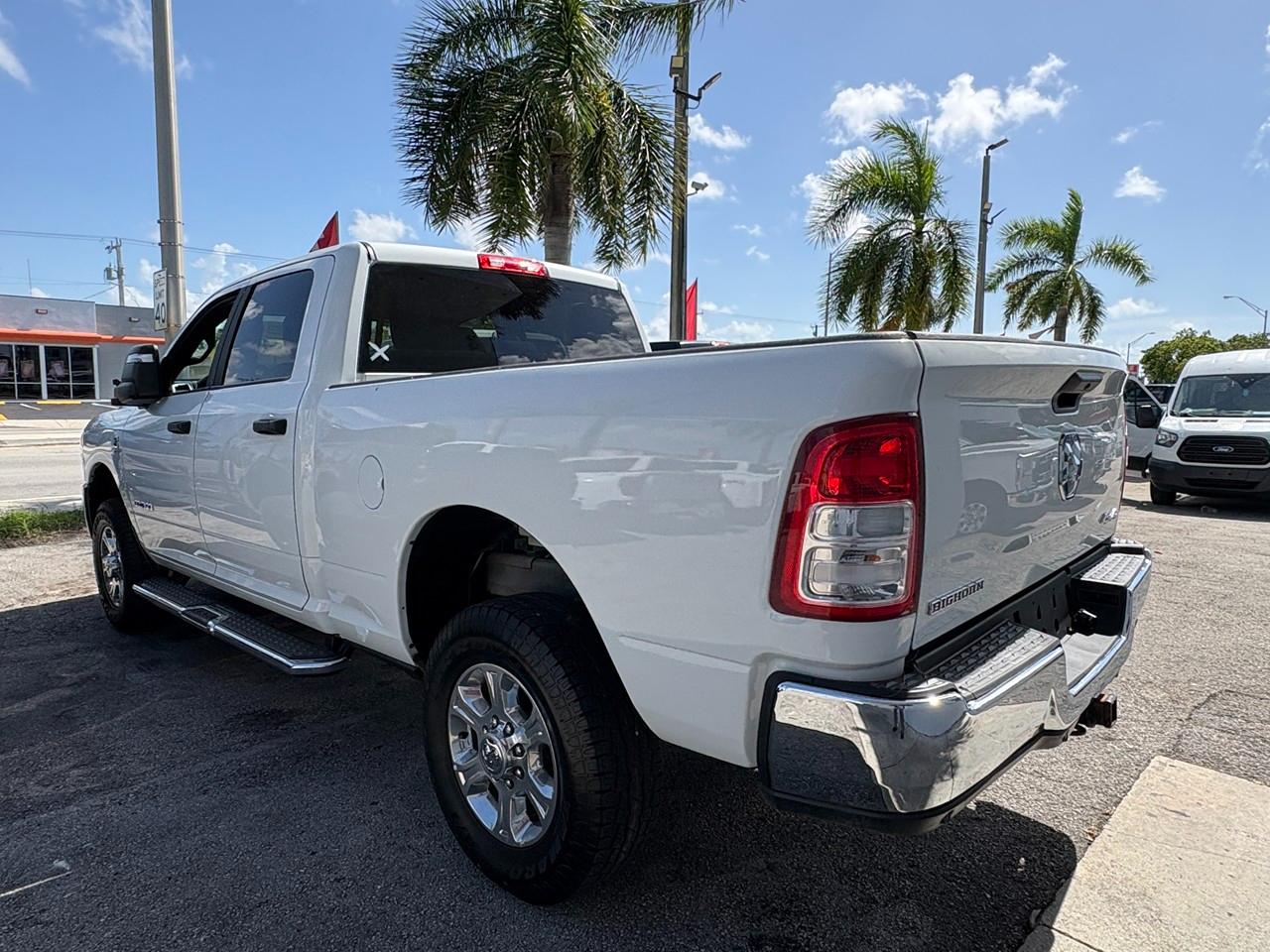 RAM 2500 Tradesman Crew Cab SWB 4WD 2024
