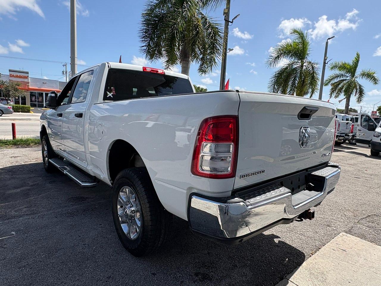 RAM 2500 Tradesman Crew Cab SWB 4WD 2024