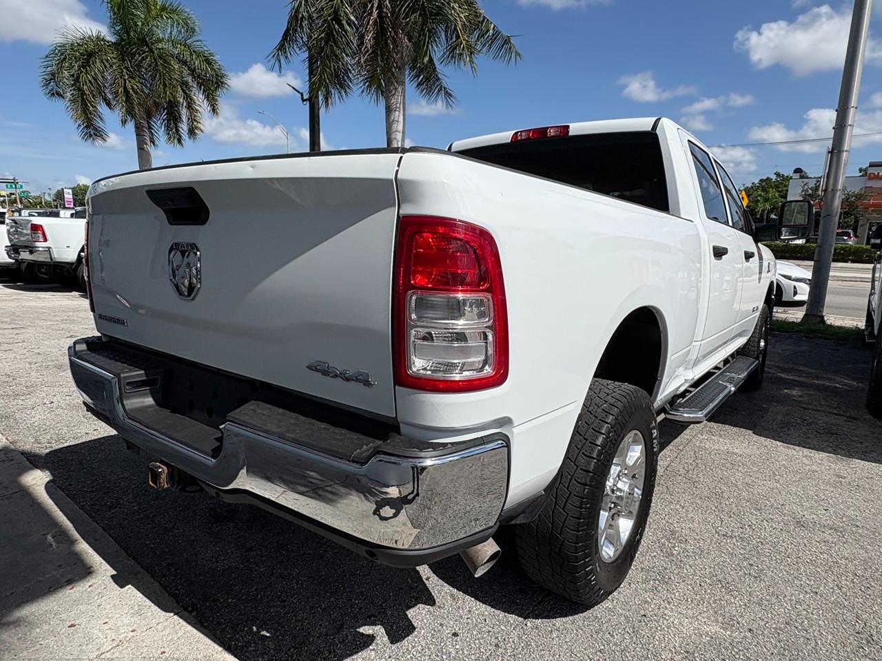 RAM 2500 Tradesman Crew Cab SWB 4WD 2024