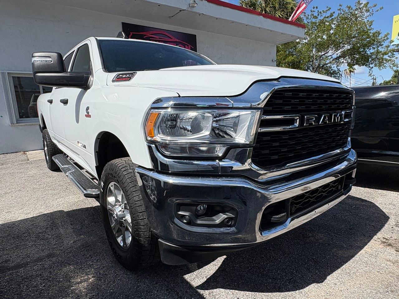 RAM 2500 Tradesman Crew Cab SWB 4WD 2024