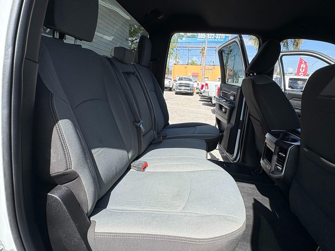 RAM 2500 Tradesman Crew Cab SWB 4WD 2024