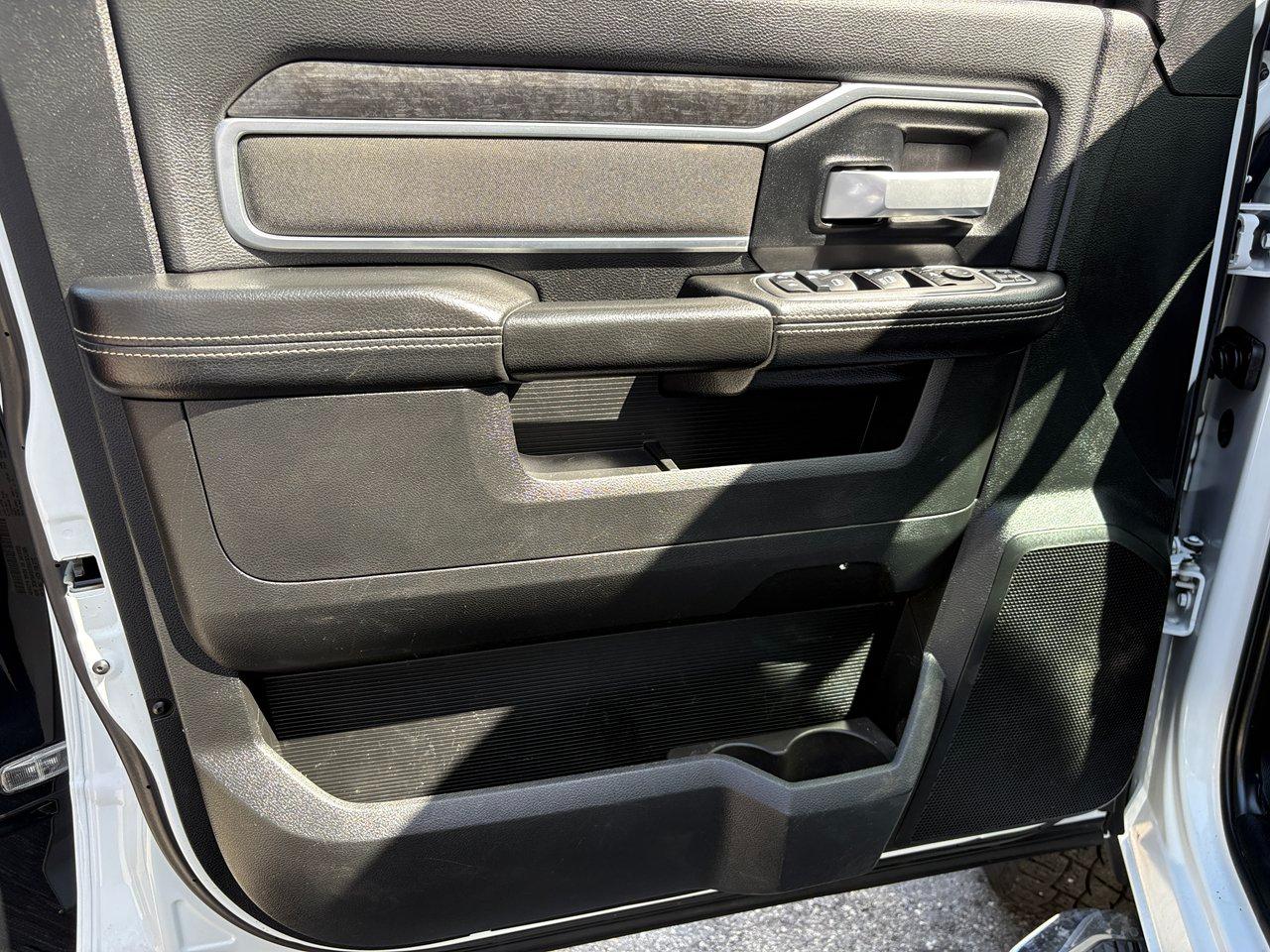 RAM 2500 Tradesman Crew Cab SWB 4WD 2024