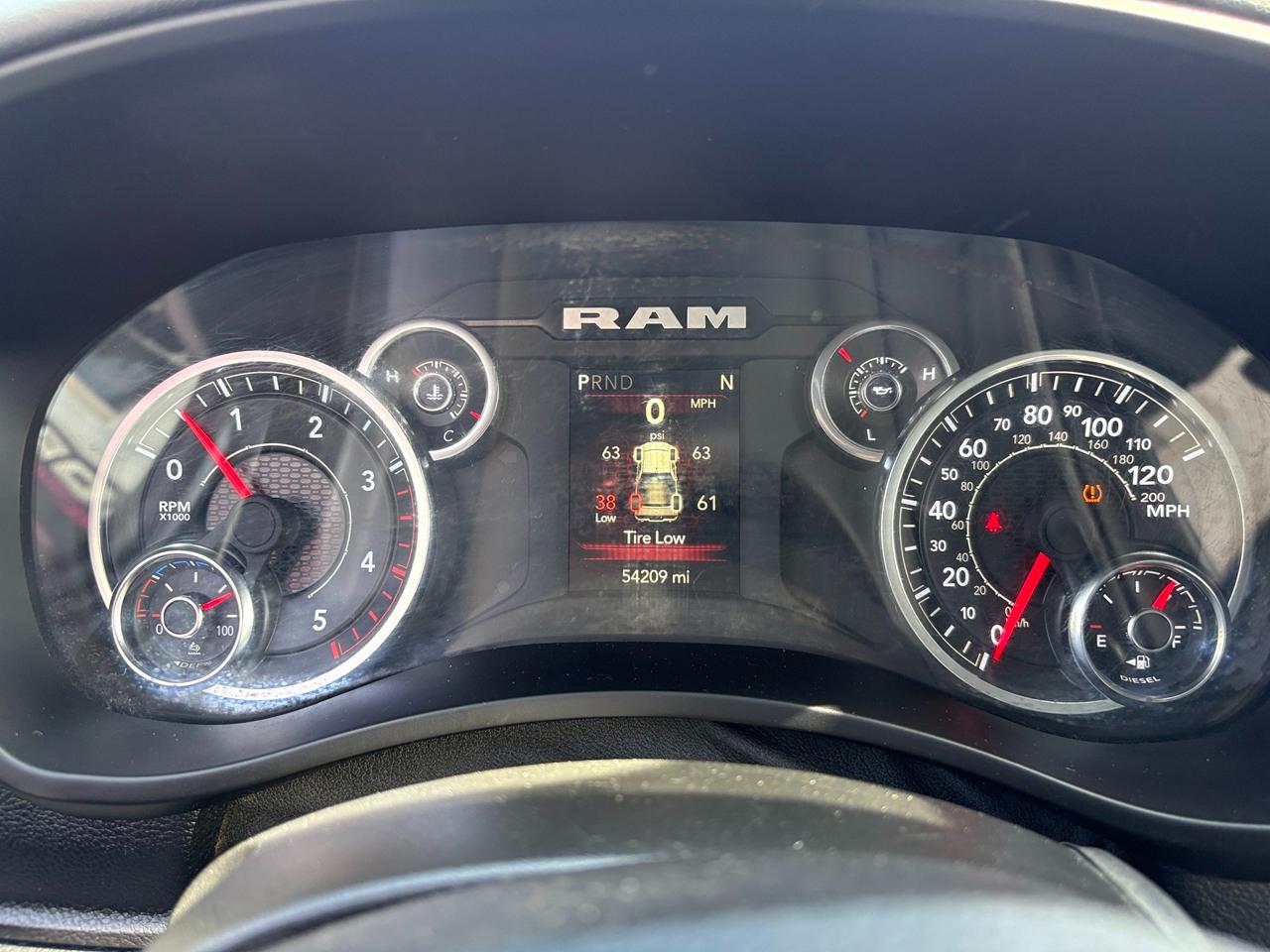 RAM 2500 Tradesman Crew Cab SWB 4WD 2024