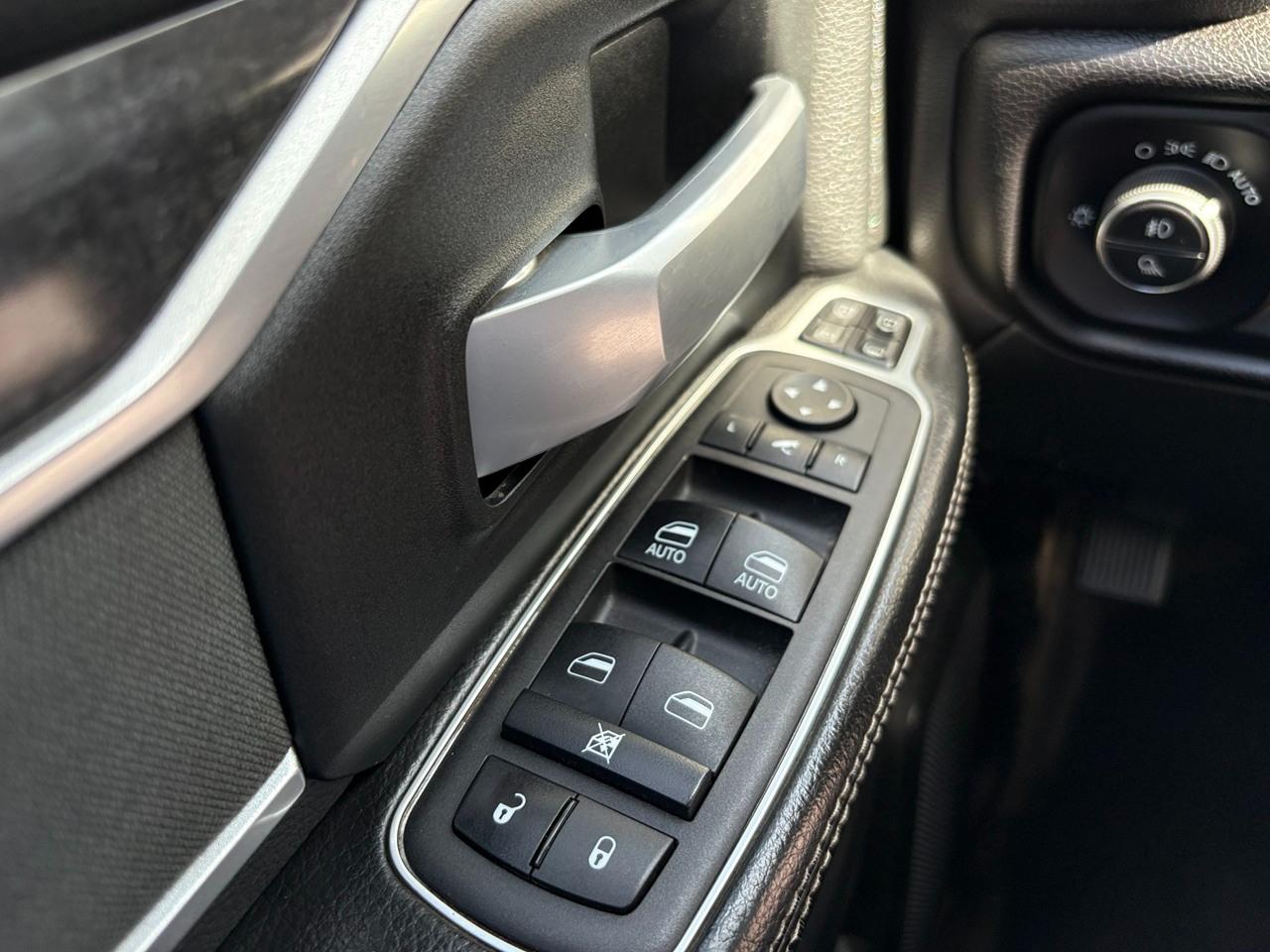 RAM 2500 Tradesman Crew Cab SWB 4WD 2024