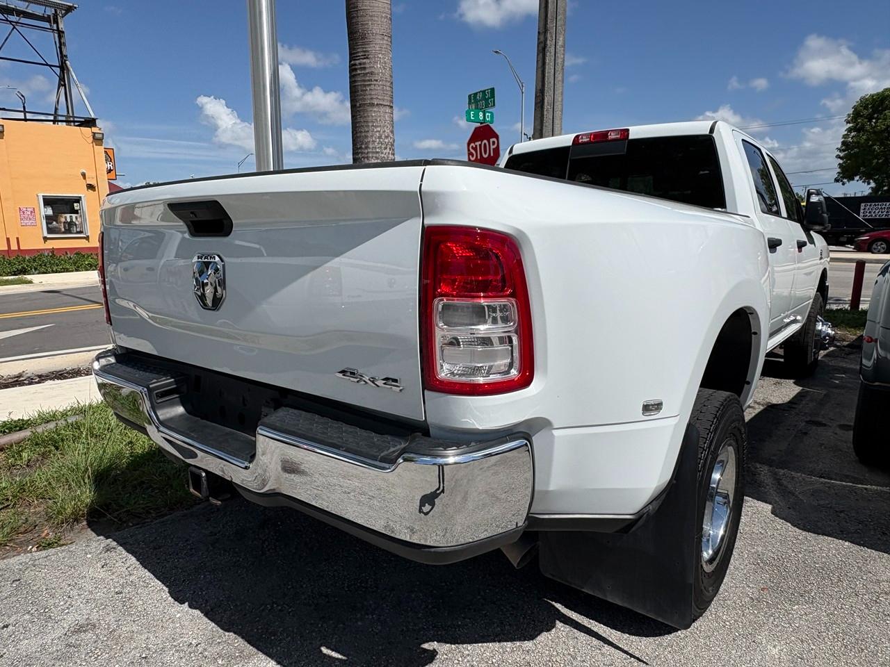 RAM 3500 Tradesman Crew Cab 4WD DRW 2024