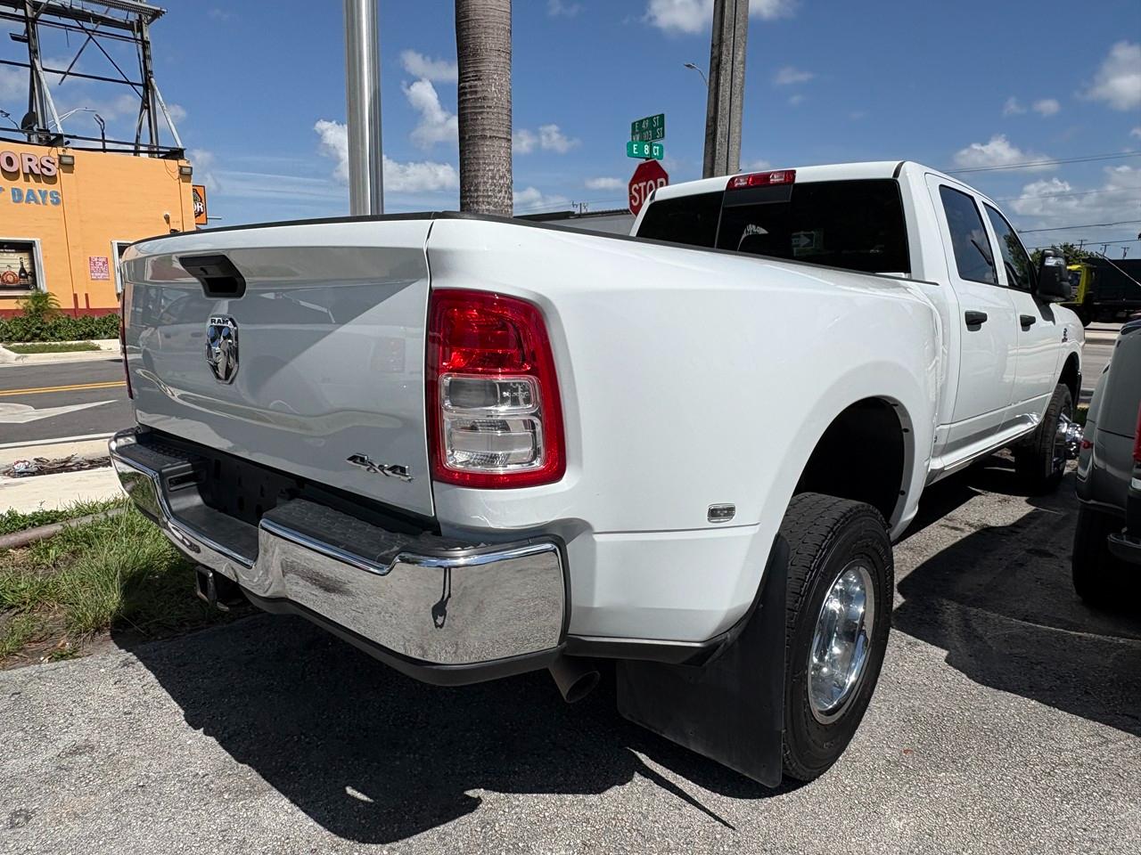 RAM 3500 Tradesman Crew Cab 4WD DRW 2024