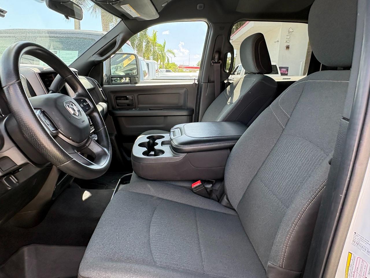 RAM 3500 Tradesman Crew Cab 4WD DRW 2024