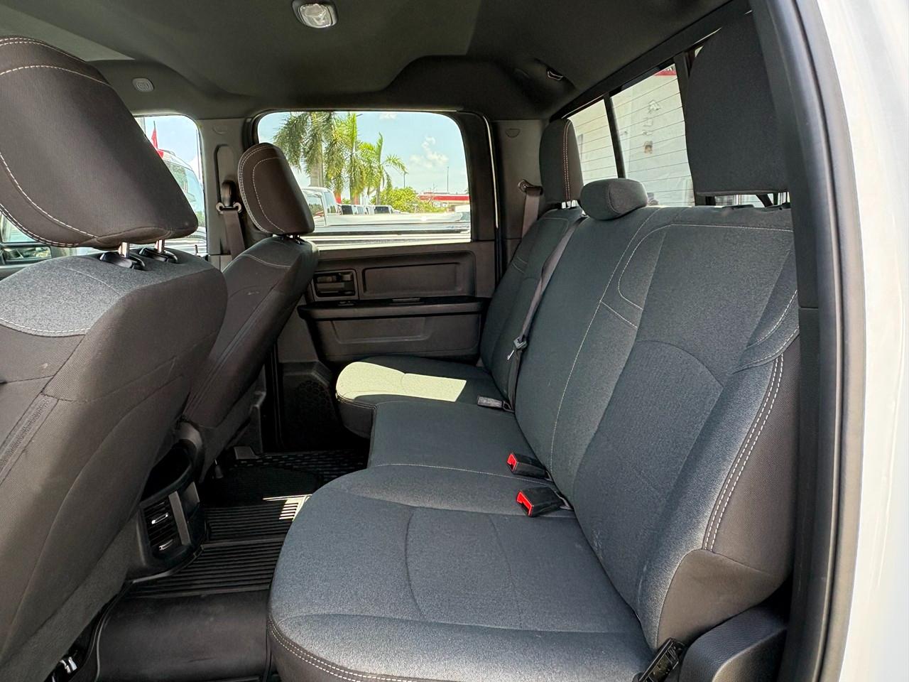 RAM 3500 Tradesman Crew Cab 4WD DRW 2024