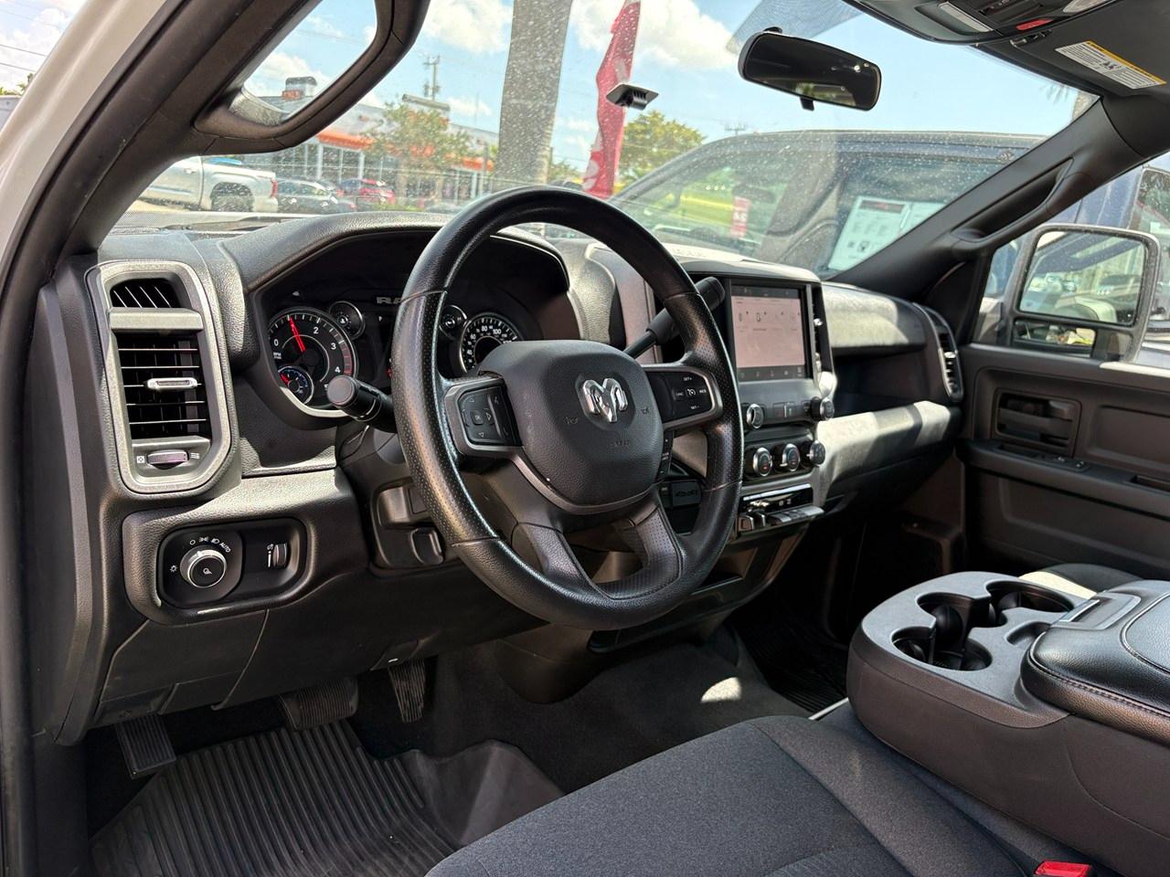 RAM 3500 Tradesman Crew Cab 4WD DRW 2024