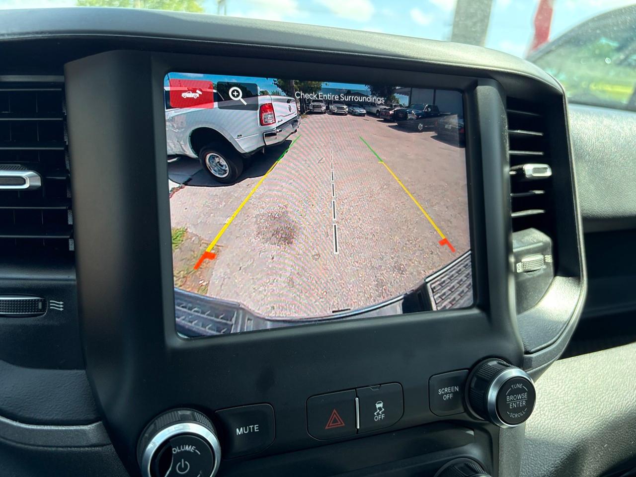RAM 3500 Tradesman Crew Cab 4WD DRW 2024